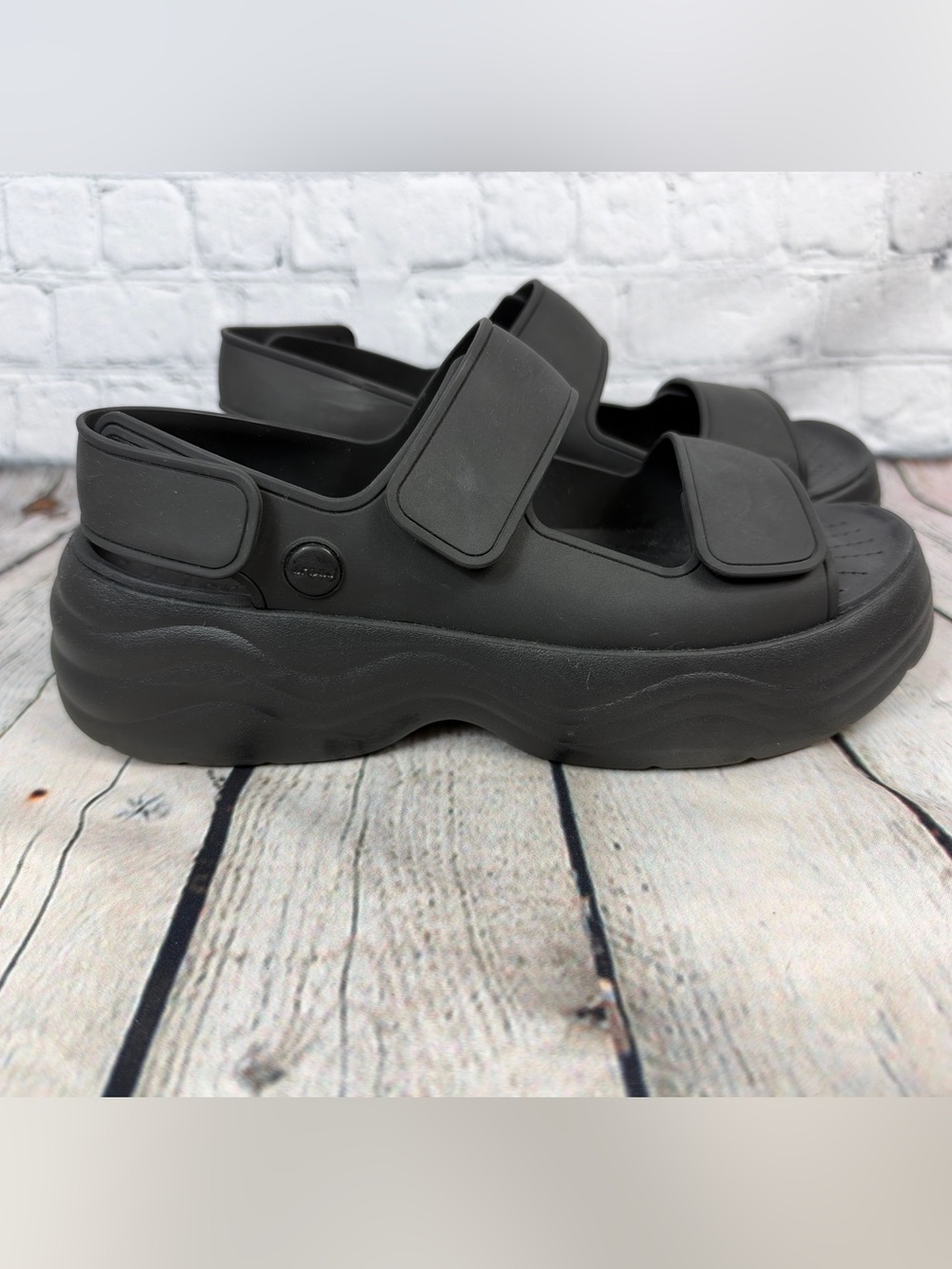Crocs skyline sandal black womens size 9